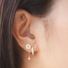 Load image into Gallery viewer, Phoebe Flower and Pearl Droplet Earrings