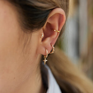 CARINA | Single Star Huggie Hoop Earring Yg