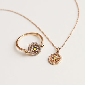 Daisy Love Me Love Me not Diamond Necklace