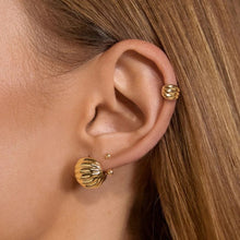 Load image into Gallery viewer, Sphen Fan Piercing Earring