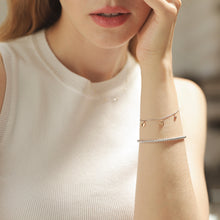 Load image into Gallery viewer, bracelet 3 Pink gold hearts / white gold chain